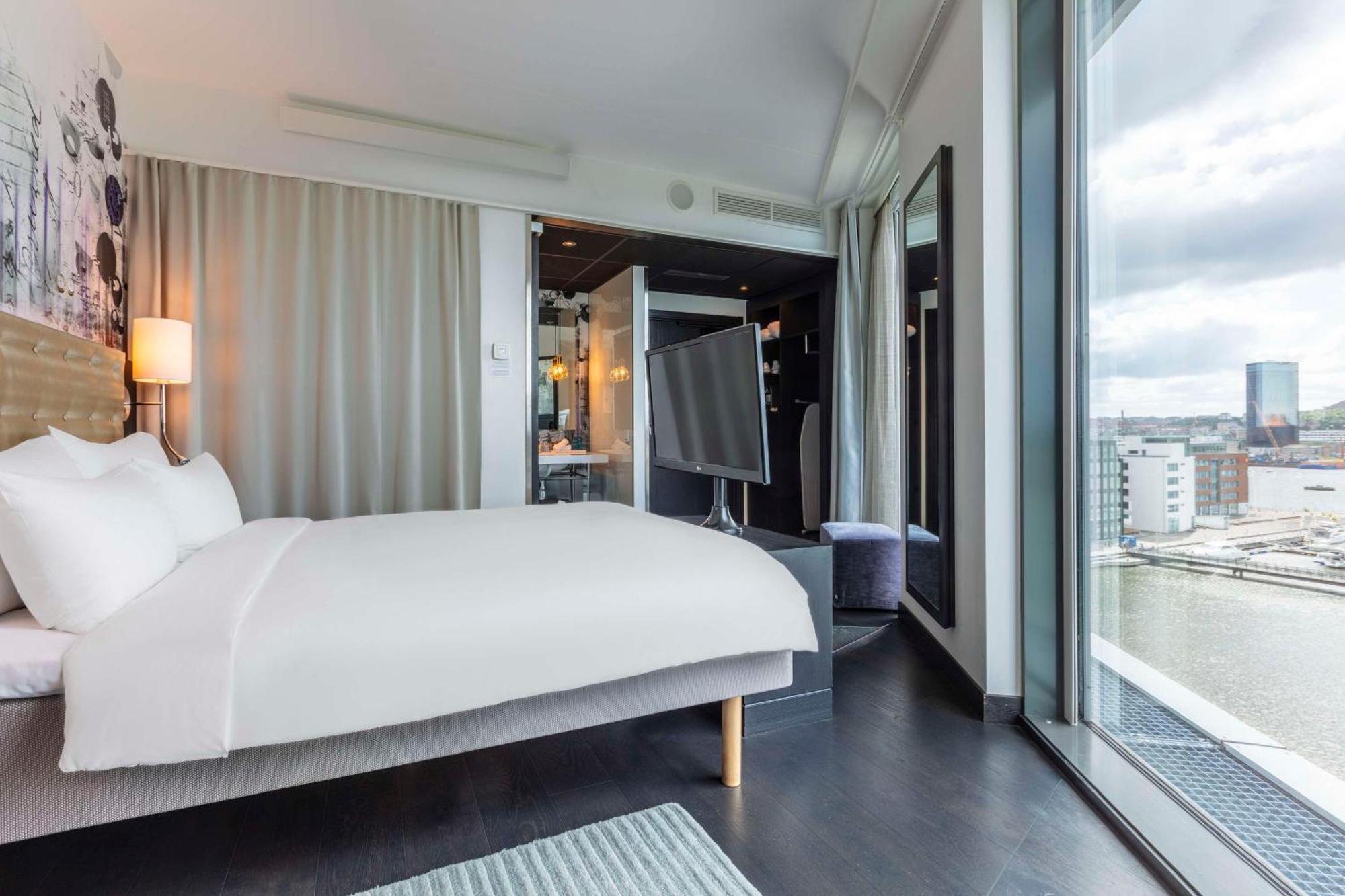 Radisson Blu Riverside 4*